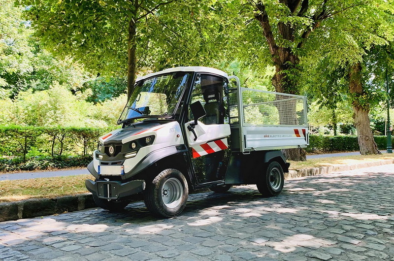 Which Is the Best Electric Mini Truck for Golf Course Maintenance