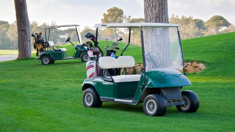 How Do Electric Golf Carts Impact the Environment