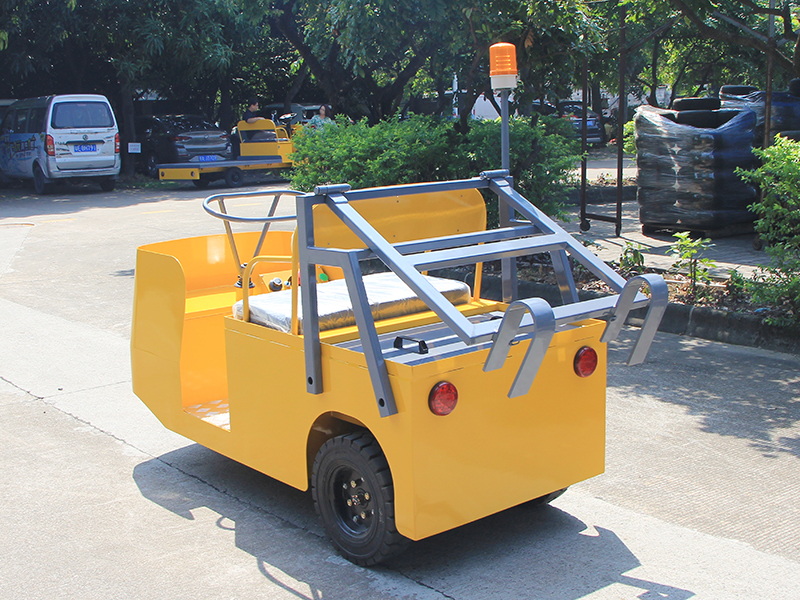Battery Powered Towing Tractor