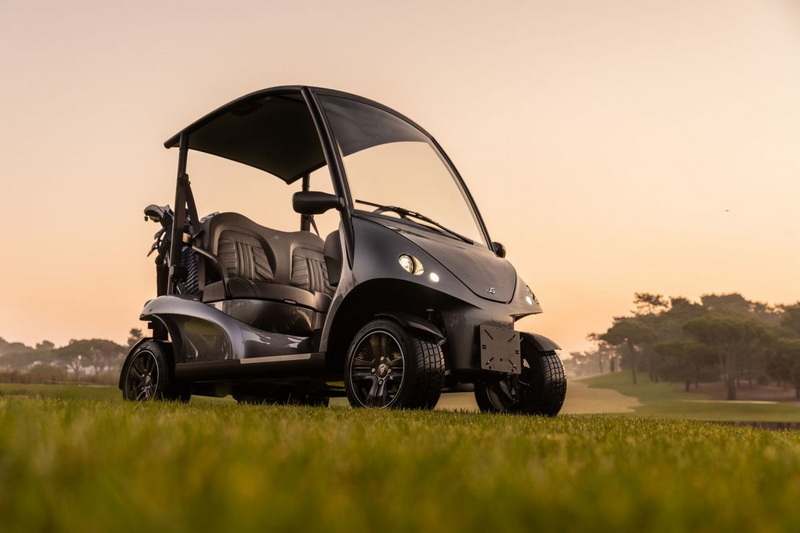 How Do Electric Golf Carts Stack Up Against Luxury Golf Carts_2