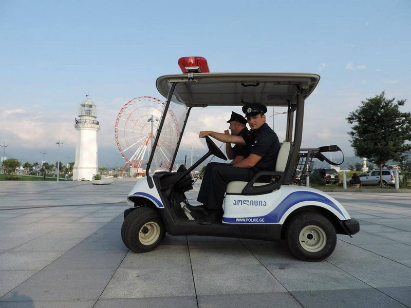 Electric Patrol Carts vs. Electric Motorcycles Which is More Practical