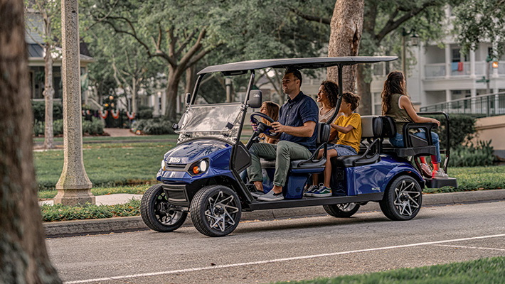 How Do Electric Golf Carts Stack Up Against Luxury Golf Carts_1
